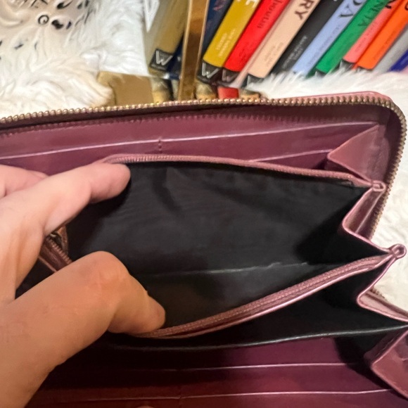 Gucci Cream and Pink Wallet - Picture 13 of 14